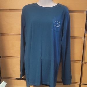 Long sleeve tee shirt.